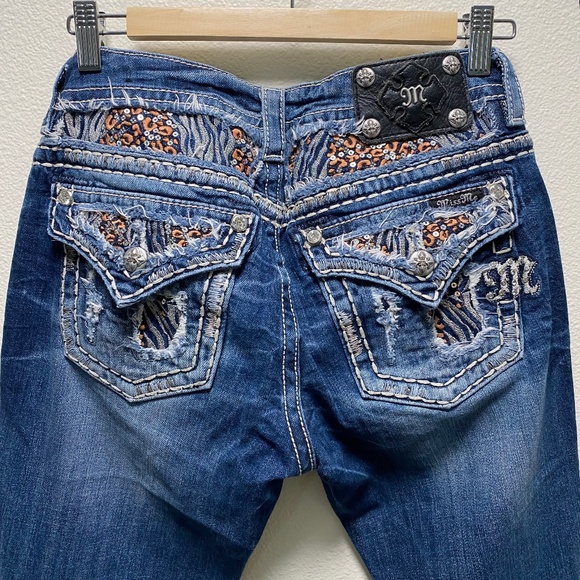 Miss Me Signature Bootcut Jeans Bling Tiger Stripe Embroidery Sz 27 NWOT - Picture 1 of 12
